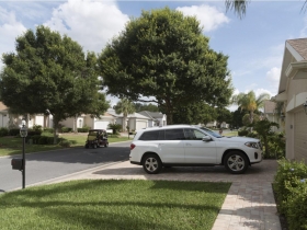 看到Driveway不能開進去，underway不能走下去！