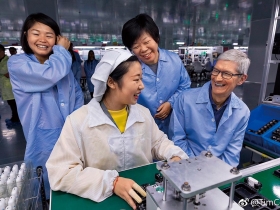 女工董座》王來春初中沒畢業 擄獲麾下高知識分子的心　股東會上聽見一聲嘆息就詢問　和股東交換微信的大老闆