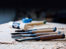 一把刻刀  雕琢人生