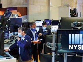 如何「利用」美國總統大選震盪波卡位？