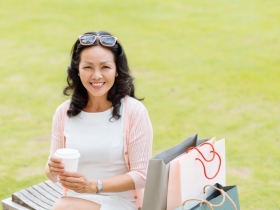 50後與自己獨處沒什麼不好！獨處是一個人的享受，懂得處理寂寞，拼湊出完整的自己