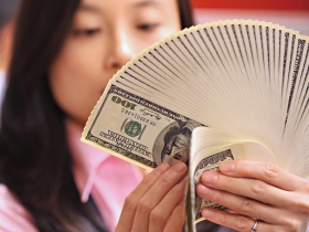 美元走弱下的投資機會　一圖掌握3種可撿便宜、有賺頭的「好資產」