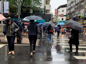 北台灣強風驟雨如颱風！專家曝原因：入夜仍有強烈天氣變化