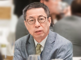 用來獎勵員工的認股權　家族兄弟、旅美妻女竟有份