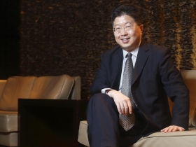 權威分析師楊應超  拆解新鴻海動向 郭台銘加速吃蘋果  還有一道「人」關