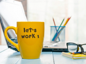 勞工遭酸居家辦公都在休息　勞動部：應協調工時與休時