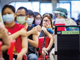 七月下旬衝施打進度 趕得上開學黃金時間？　行政作業牛步 教職員全面接種有得拚