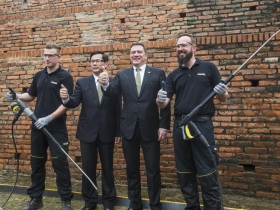 凱馳一套「洗刷刷」本領  年營收逾800億 幫安平古堡洗澡的世界「隱形冠軍」