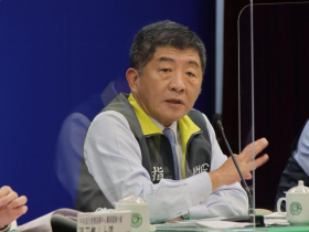 本土今16例2死》新北爆群聚、嘉義縣再增2確診「傳染同住家人」！擴大採檢驗出這變種病毒