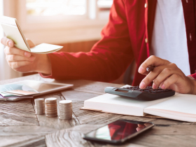 戶頭剩35萬，最多再撐18個月...　36歲工程師「三張表」扭轉破產，每年多存20萬