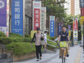 存股助理第67期︱3組配對交易，金融股「最佳後衛」光環不怕掉漆