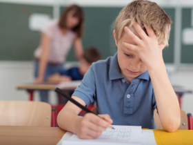 星國小學畢業考「大魔王數學題」　學童一看大哭、嘔吐、掀桌好崩潰