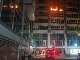 汐止廠辦大樓清晨遇惡火！這家半導體公司40坪倉庫「幾乎燒光」　損失金額待估計...