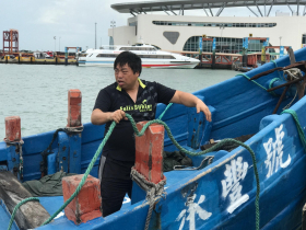 20歲走私和阿兵哥鬥智，到引進首家85度C！「馬祖囡仔」高梁年賣4億，下一步想銷全台