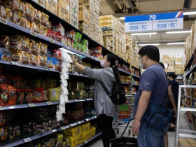 民生物資悄悄飆漲！經部：大賣場「平價專區」明起實施　標示抗漲民生用品到年底