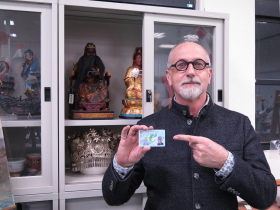 英國考古學家泰納沃克申獲梅花卡