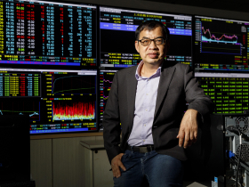 「豬，站在風口上也會飛！」億元教授鄭廳宜：掌握「二個方法」抓住投資趨勢，讓錢飛進來