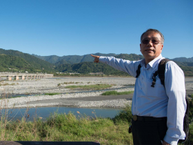 花蓮玉里 少數能讓雙腳跨越兩個板塊的地點之一