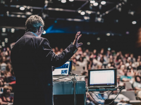 拋開僵化規定  為國留才