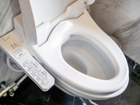 小便後看一看  顏色、泡沫都是身體警訊 敗腎不分男女  先看尿液檢測五指標