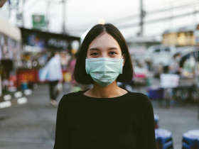 與疫情共處不會只有「苦」　20餘國華人線上祈福！心理師：家人相處時間變長，靠「1招」重建彼此關係