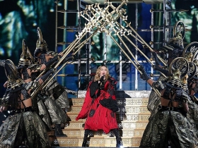 因應策略》做到這八件事  就不怕被淘汰 當AI取代人腦  跟瑪丹娜學新賺錢術