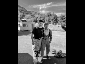 基隆大火釀2死！小隊長「脫面罩」救人殉職，曾示警「衣服堆像山會崩」…醫嘆：長期囤物不是念舊