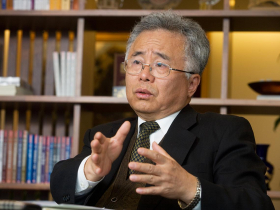 台灣超額儲蓄爆天量，超越德、韓、美三強！「閒錢太多、投資太少」成經濟轉骨隱憂　前央行副總裁許嘉棟：政府應帶頭花錢！