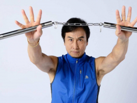 拳頭撐桌騰空飛！76歲《小李飛刀》衛子雲竟像40歲！5個凍齡秘訣：回春永遠不嫌晚