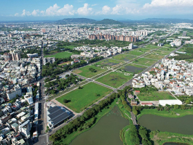 政府力援〉專訪高雄市副市長林欽榮 缺宿舍新解！ 高雄首創企業安家媒合平台