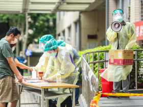 再1個半月恢復正常生活？台大公衛大老：將轉地方性流感！「別再說黑數，是未列確診的感染者」