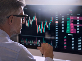 美股超級財報週》趁著季報題材進場賺價差可行嗎？華爾街傳奇分析師以亞馬遜為例：這是白費力氣