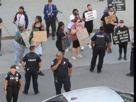 「這是屠殺！」手無寸鐵非裔男遭警轟90多槍、身中60槍身亡　爆連日憤怒抗議：比佛洛德事件更糟