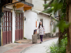 慢遊芎林，跟著徐薇走進那年夏天  玩水釣魚採橘子，還有紅麴香 
