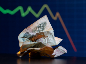 Fed猛升息、空頭格局股票難賺…定期定額存股策略能奏效？有哪些陷阱與盲點？