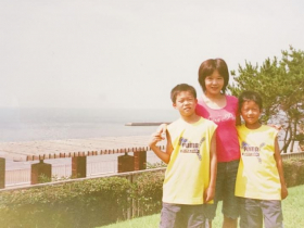 前夫破產、沒贍養費，她獨養兩兒成醫生…單親媽回顧育兒辛酸：每到「這時間」最悲傷