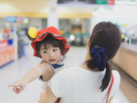 推著菜籃，喊著融資加碼5張聯電(2303)...一個2寶媽客戶給我的警醒：為何散戶都是賠錢貨？