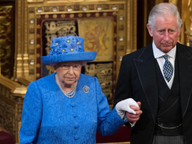 「天佑吾王」！一文看懂新國王與伊麗莎白二世間的距離　查爾斯繼位後，百年君主制恐動搖？