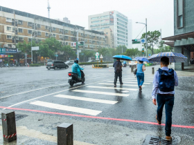 東北季風接力！國慶連假「先雨後乾」，氣溫2階段變化，北部越晚越涼「這天」最低下探16度