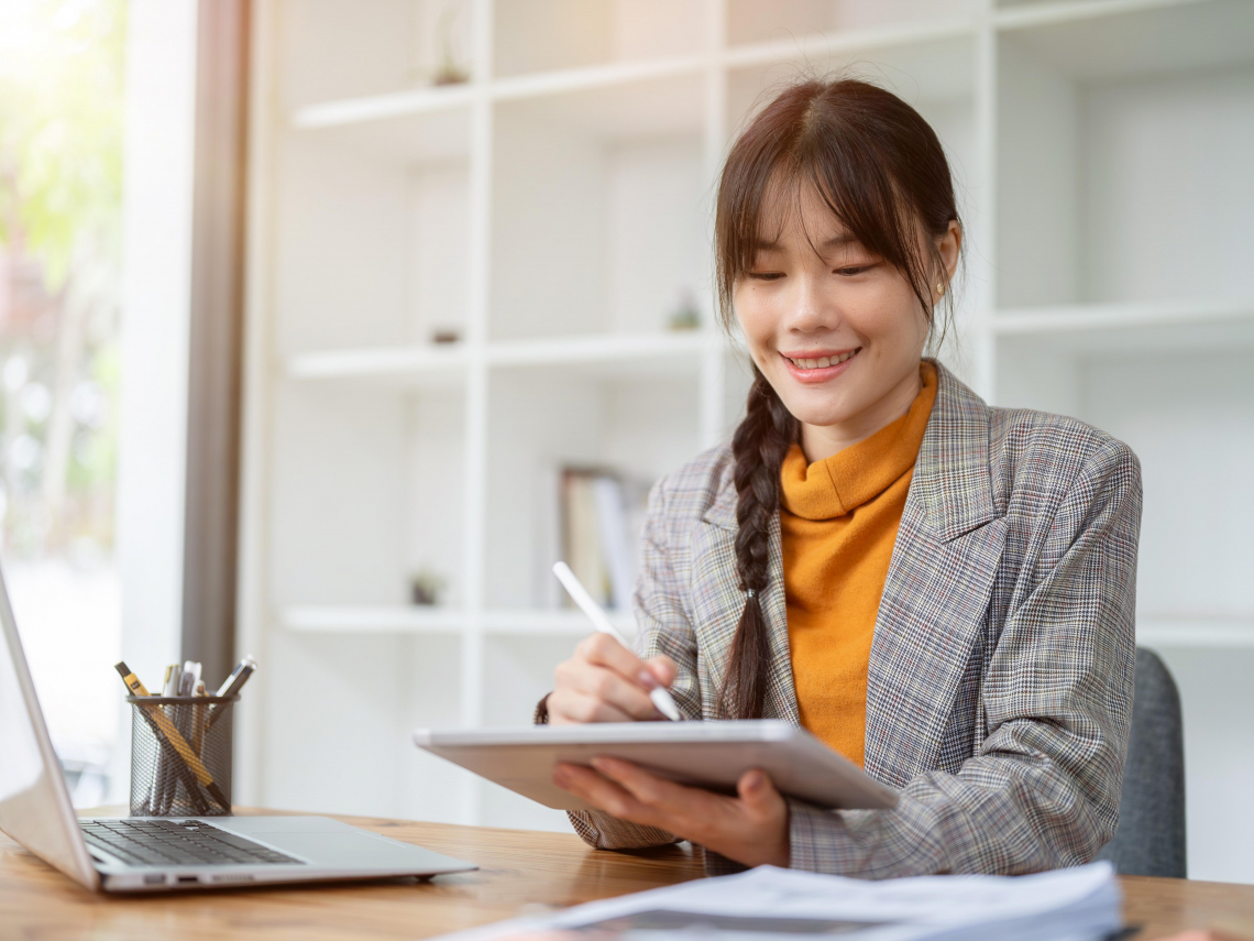 不想一輩子當社畜！上班領薪水、下班經營個人事業...一張表找到人生下半場戰鬥方向