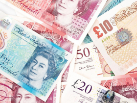 英國面臨史上最長經濟衰退，英鎊貶不停跌勢還會持續…2/3食品從國外進口，吃飽變得好難