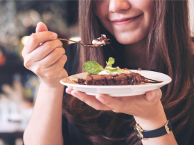 戒不掉麵包甜食？可能是「甲狀腺低下」問題！易喘、倦怠、反覆胖…5對策改善甲狀腺失衡