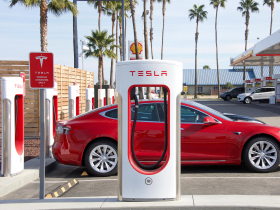 整理包》特斯拉超級充電站怎麼找？充電費用怎麼算？跟一般充電站差在哪？一篇看懂