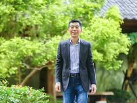 神準摸底逃過6千點大修正！靠「利率循環法」拚年賺5成，黃嘉斌揭2布局方向