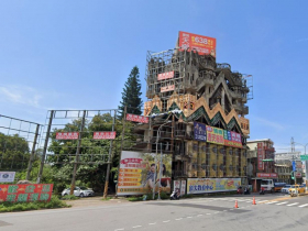 都33年了還沒蓋完…「龍潭怪怪屋」又長高了，屋主砸上億「心血來潮想蓋就會蓋」原因曝光