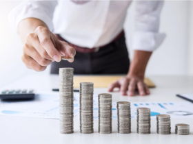 台股萬三到萬七，還買不夠多股價就漲上去，成本墊高怎麼辦？年領250萬股息達人給存股族的致富心法