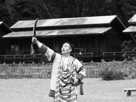 身為外省二代卻創建原住民特色「山月村」成為村長！鄭明岡的飯店人生，從創業摔一跤說起...