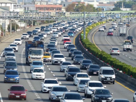 出遊+北返車潮「1路段塞到明晨2點」　想上廁所怎麼辦？他籲別用寶特瓶：1物可解，男女適用