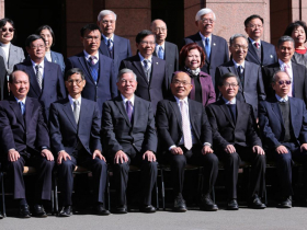 主持第203次院會、當了1478天院長...蘇貞昌率內閣總辭：團隊是純度萬分之9999成色十足