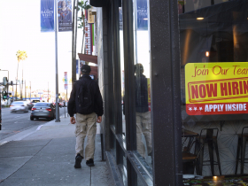 美非農就業超預期、失業率53年新低！Fed傳聲筒：點燃通膨又一引線…美元強彈、台幣重貶回測29.9元